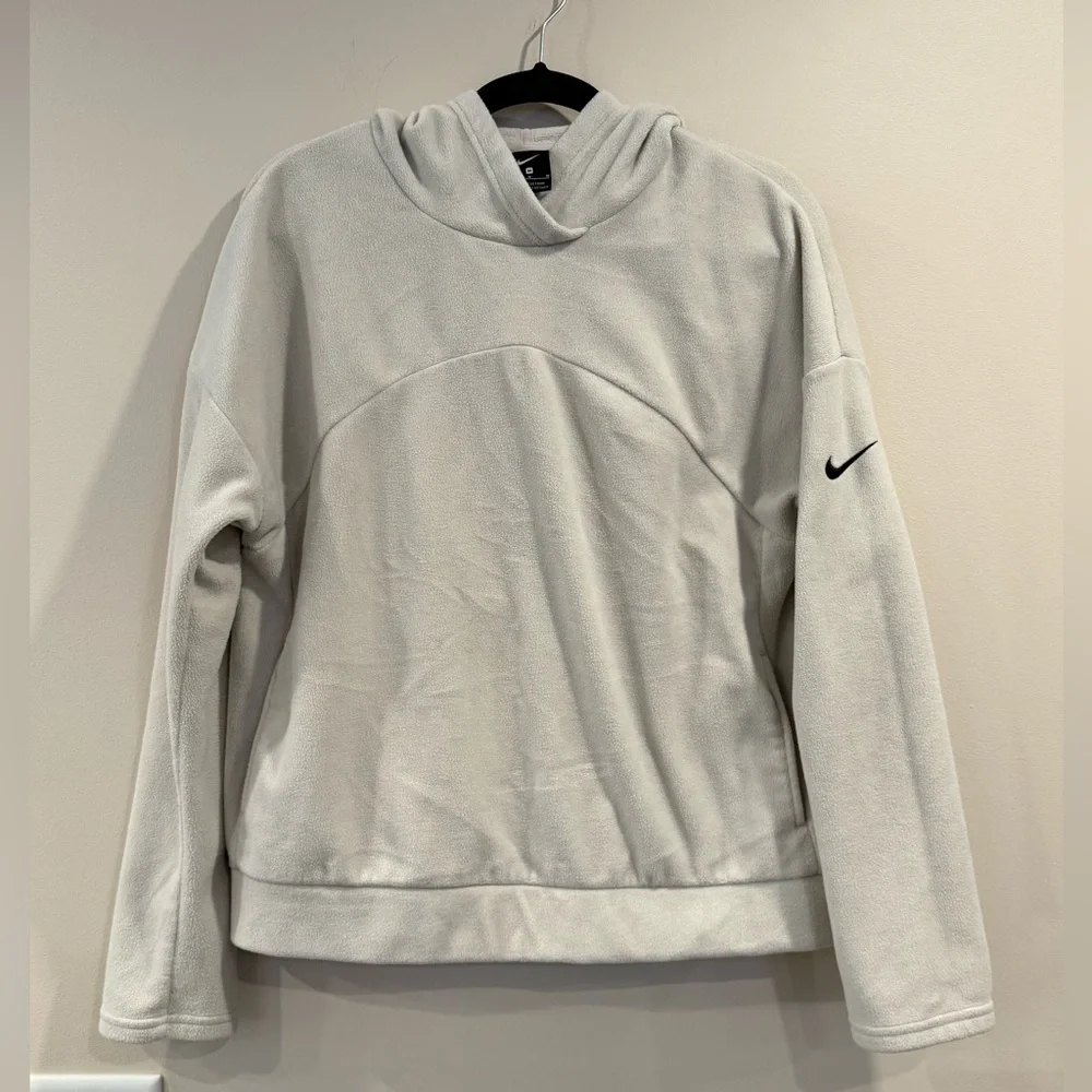 🔥Nike Gray Hoodie with Swoosh Logo🔥